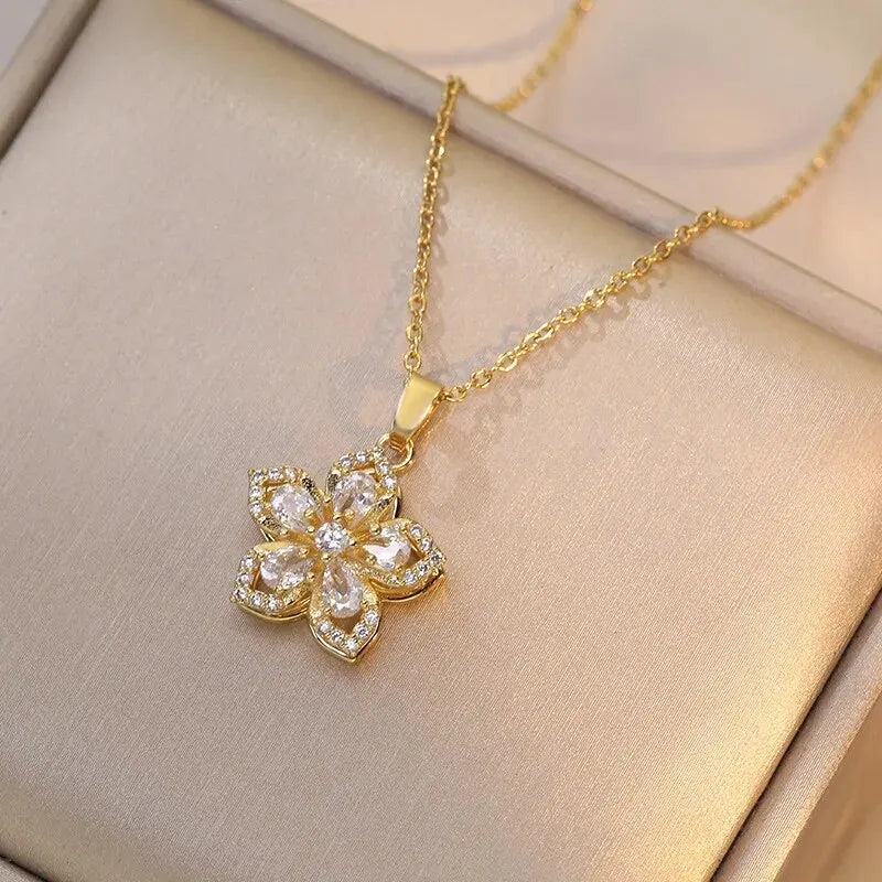 FloraSpin Necklace