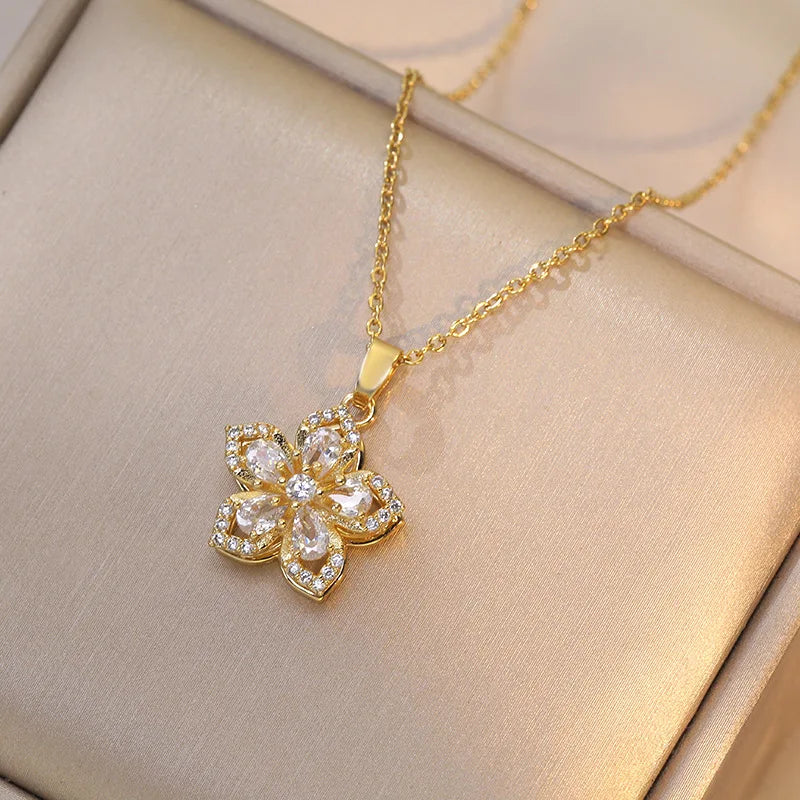 FloraSpin Necklace